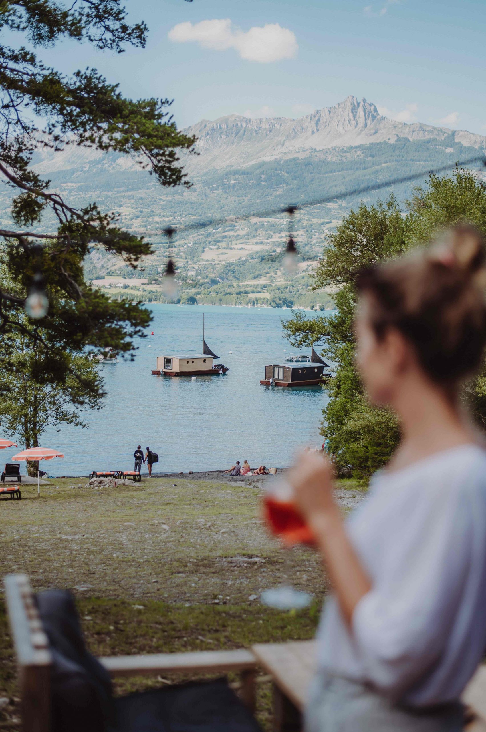 la paillote du lac et les toues cabanées